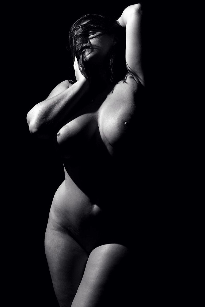 Мишель Мендес плюс сайз ню