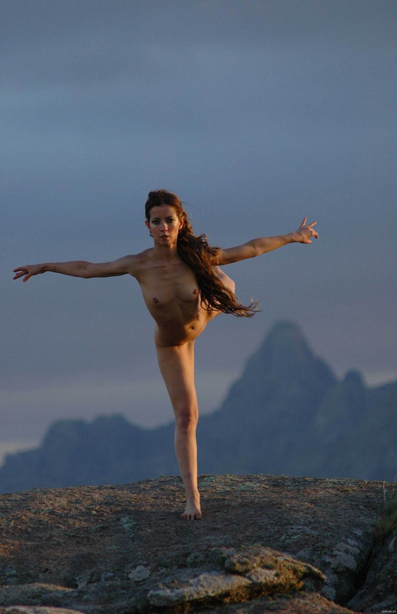 Экстремальная обнаженка