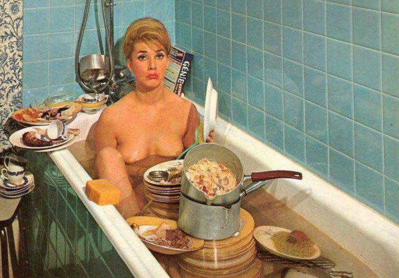 Эротичное мытьё посуды