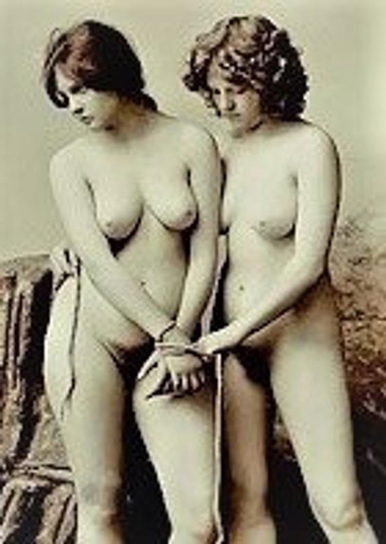 Голые женщины в прошлом