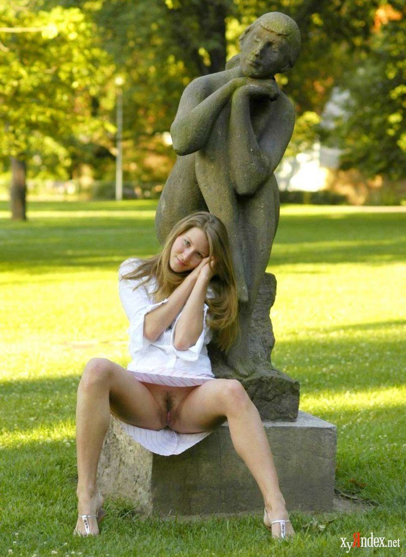 Голые тетки без трусов