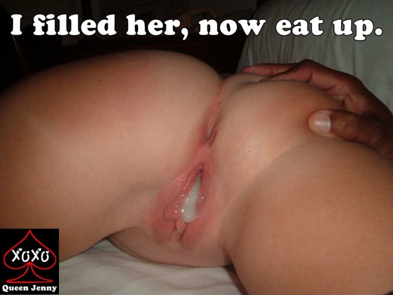 Девушка показывает киску домашнее