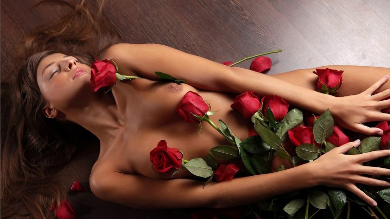 Красивая порноактриса Эмма Мэй