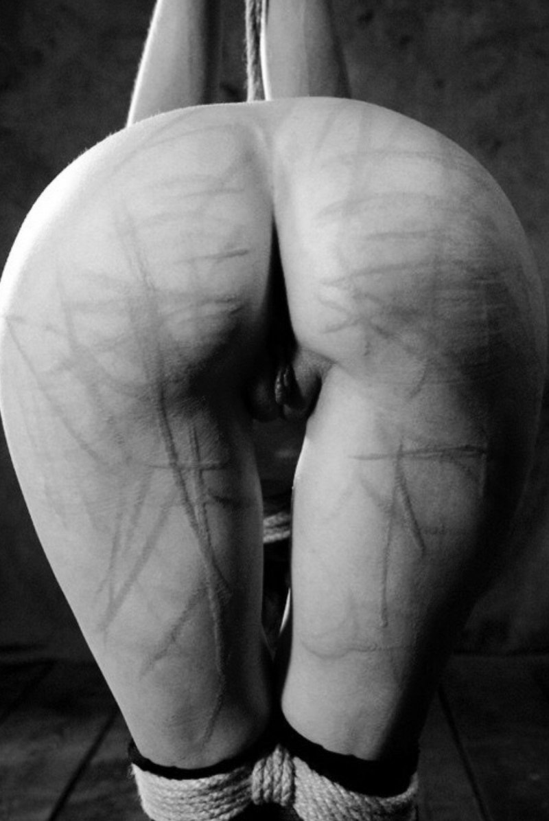 Голые попки после порки