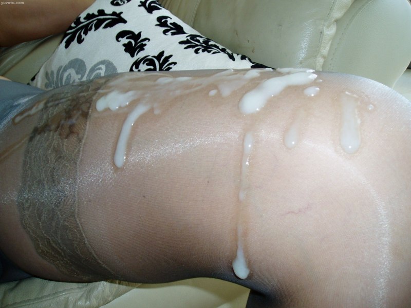 Кончил на ляжки частное