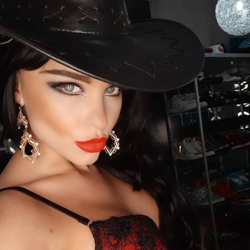 Ксения Шишмарева ню