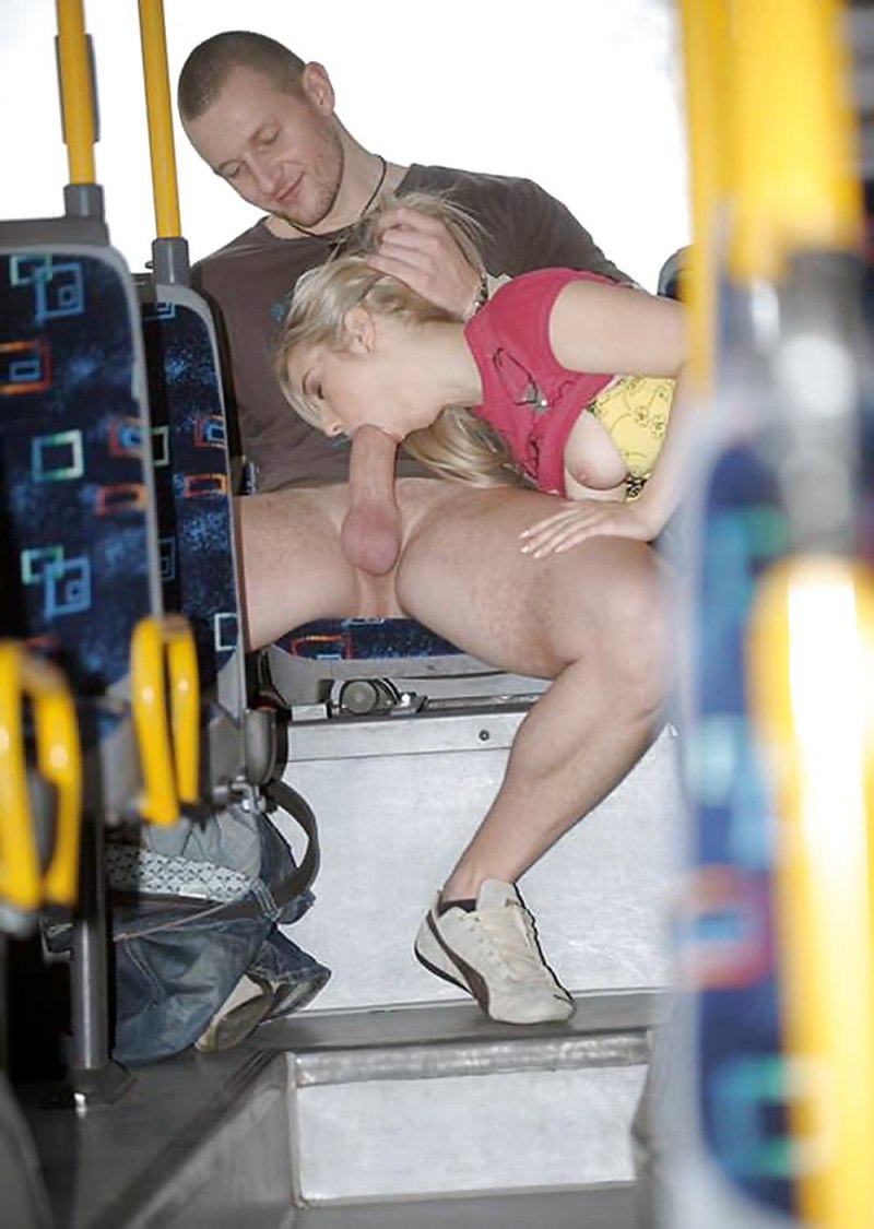 Зрелые без трусиков в общественных местах