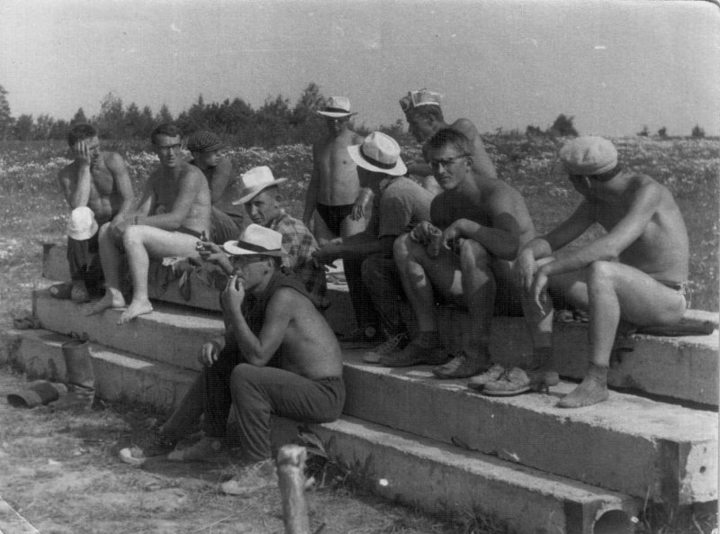 Голые комсомольцы