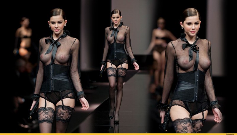 Девушки без