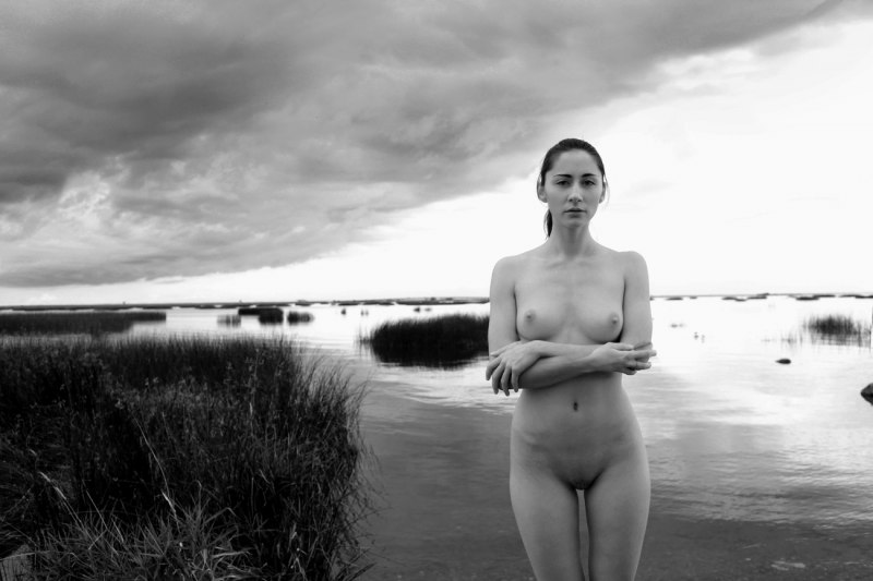 Женщина голая стоящая спиной