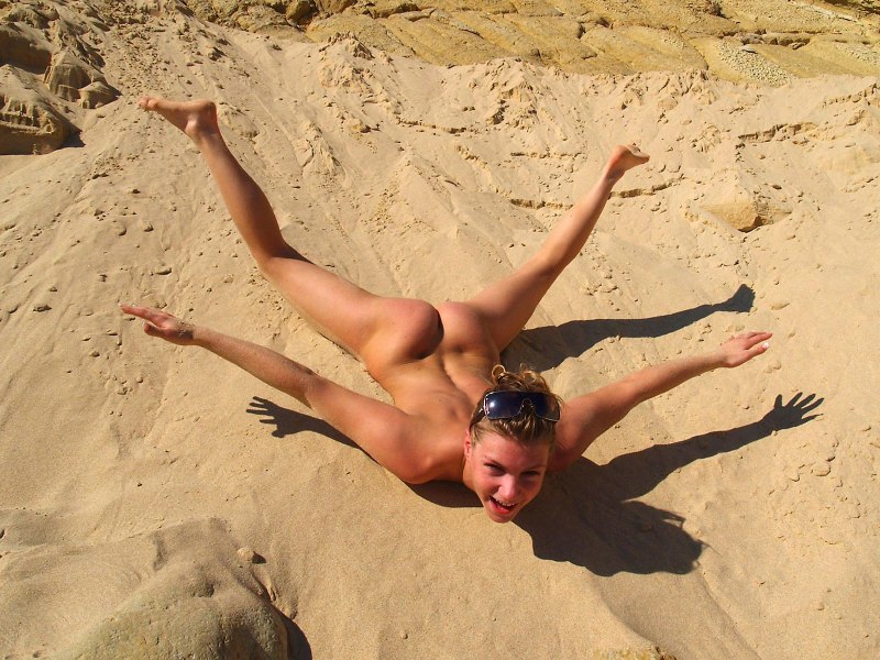 Раскоряка на пляже