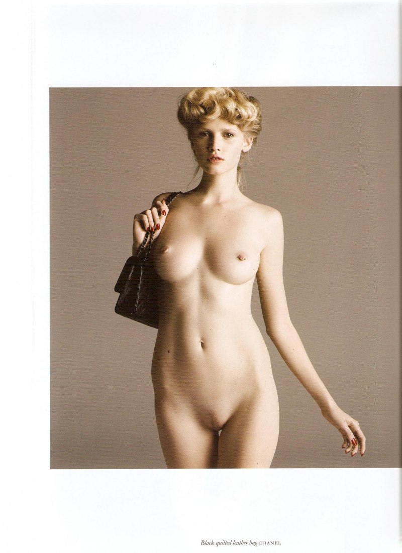 Голые красивые женщины с тату