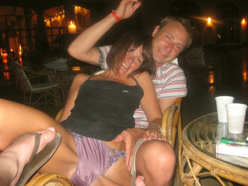 Показала киску Любительское