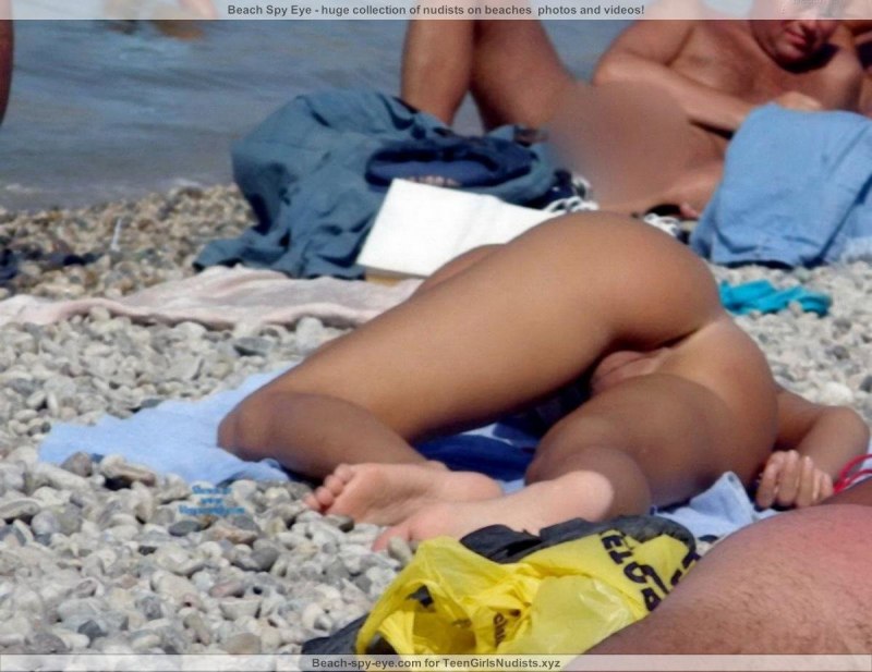 Голые бабы на пляже крупно