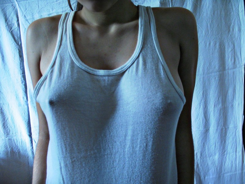 Красивая грудь без лифчика