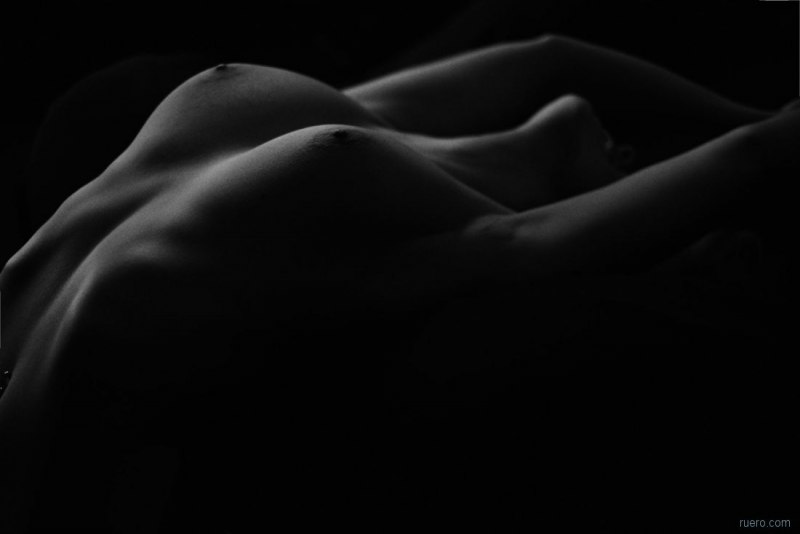 Аниме хентай в полумраке