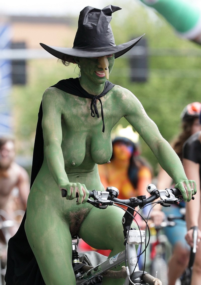 Голый велопробег