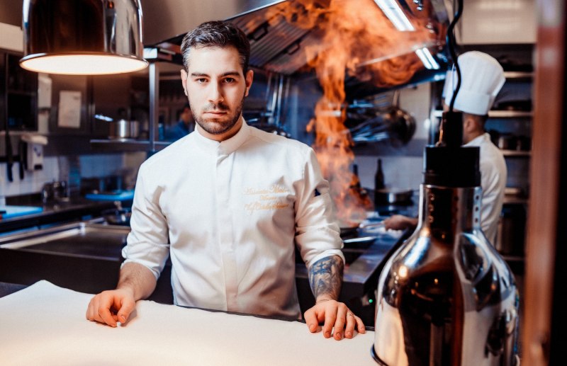 Ава Аддамс на кухне бразерс