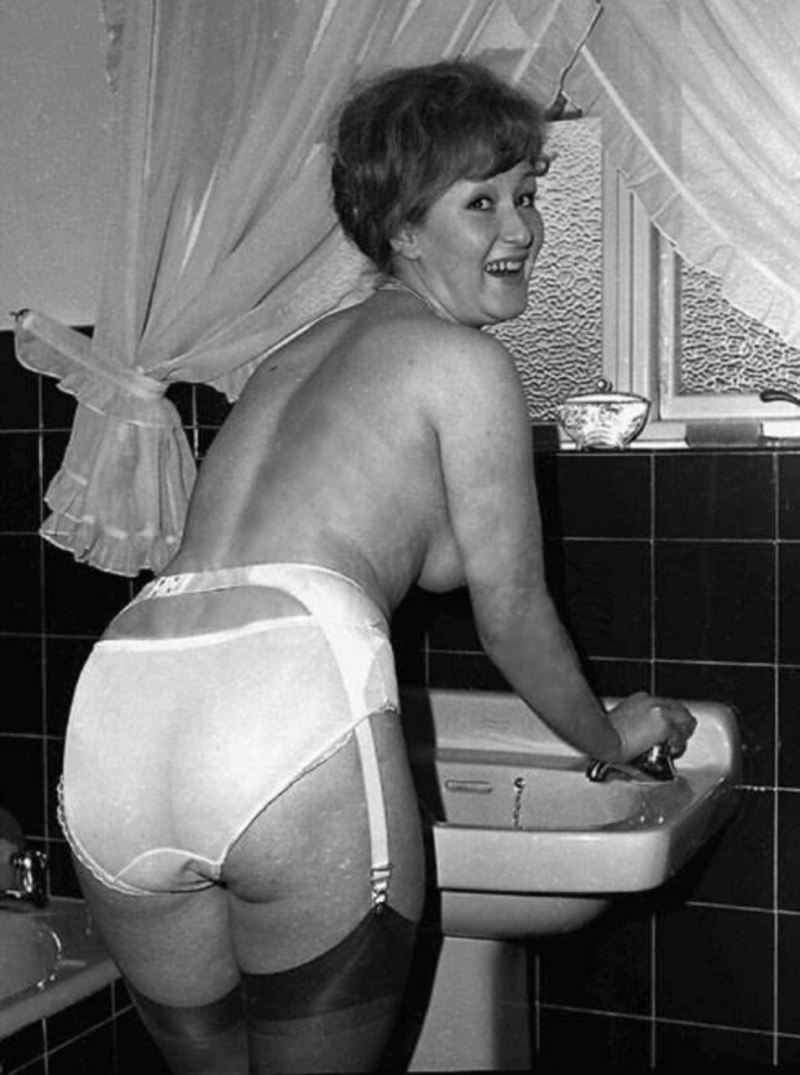Ретро бабы в ретро трусах
