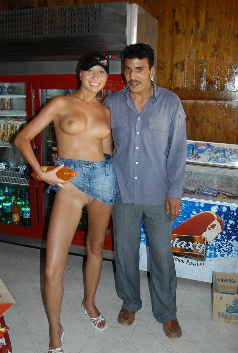 Жена разделась в Египте