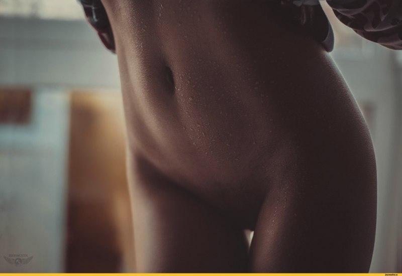 Красивый низ девушки ню