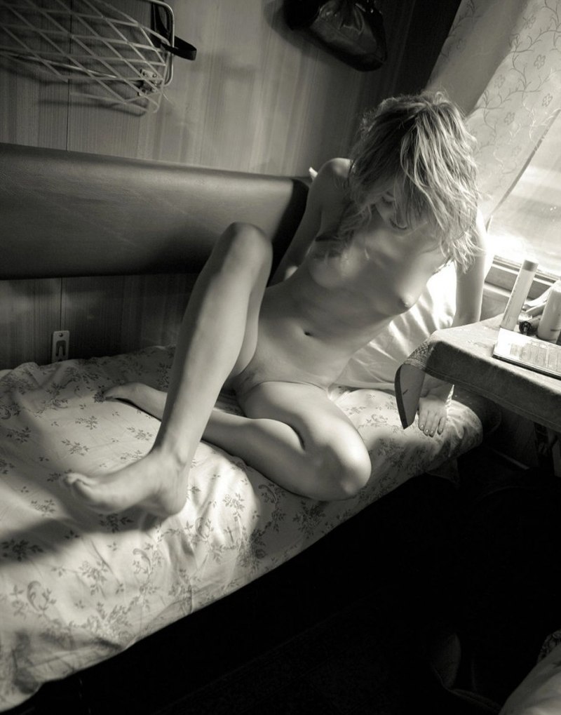 Взрослые голые женщины в поезде