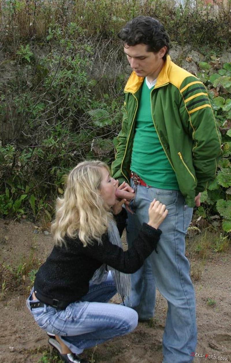 Девушка отсосала в кустах