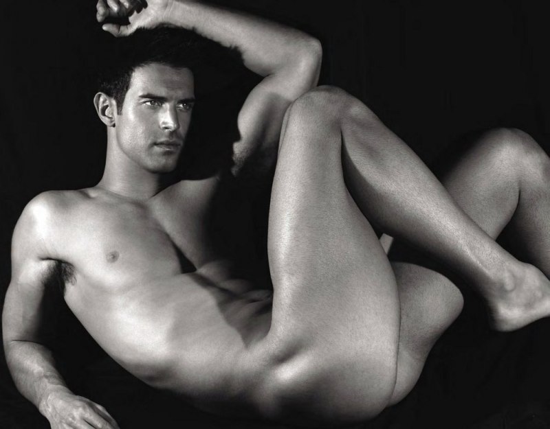 Красивые стройные голые парни