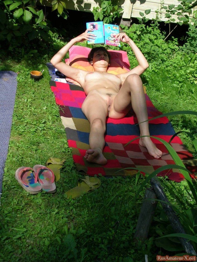 Пожилые лесби на природе