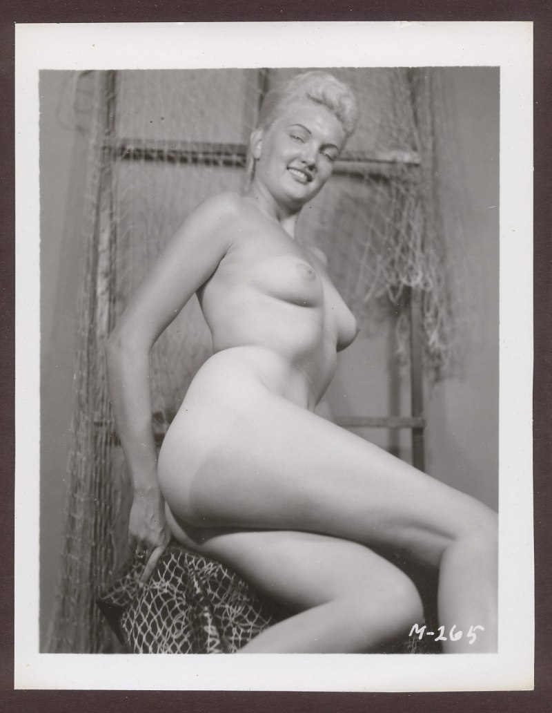 Ретро голые женщины порнография