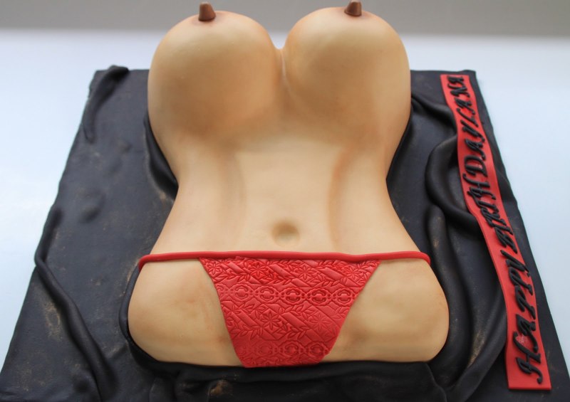 Торт с голой женщиной