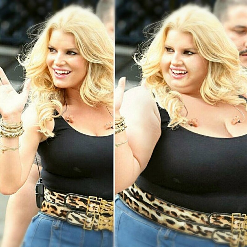 Джемма Коллинз на пляже