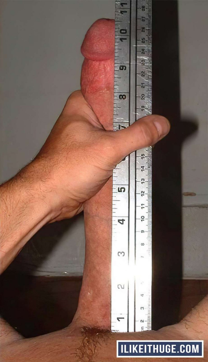 Мужской член с линейкой 18см
