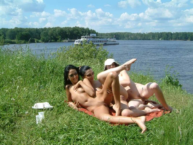 Пикник голышом на речке частное