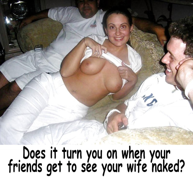 Ресторан с голыми официантками