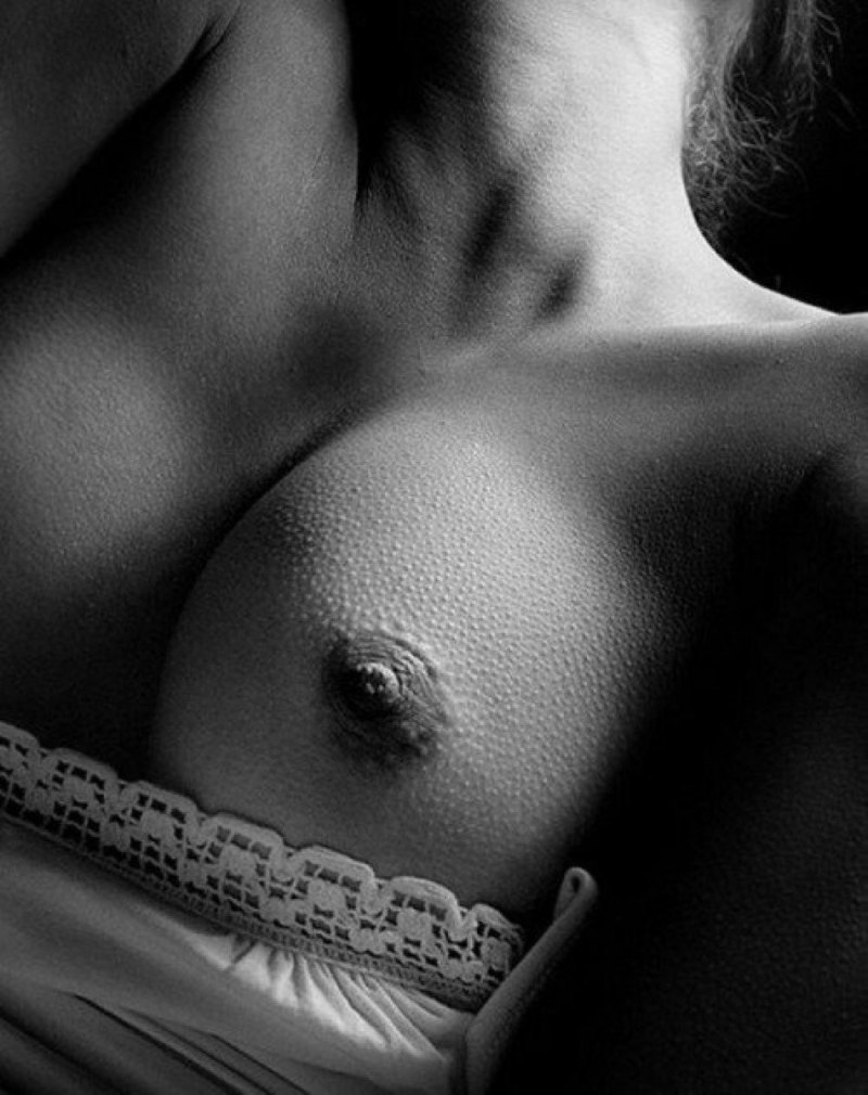 Сиськи красивые мурашки