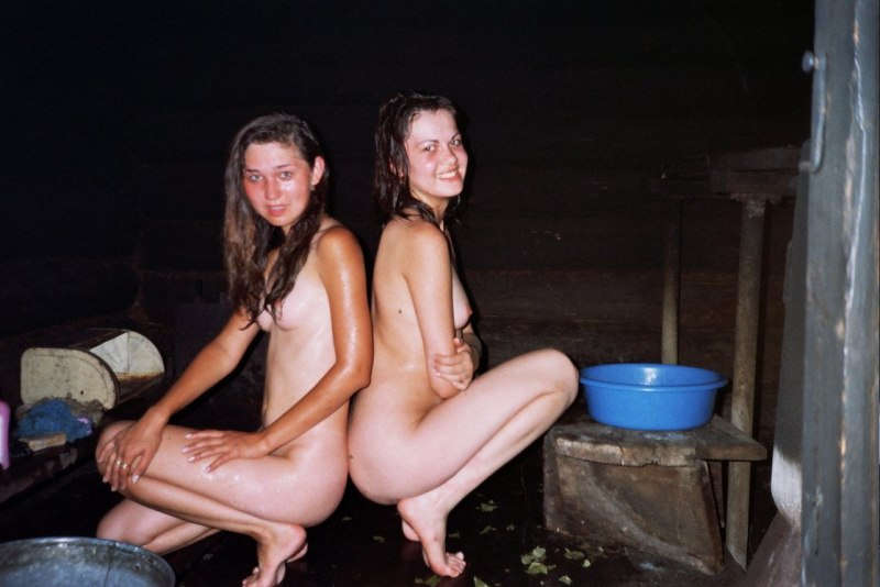 Девушки в бане Любительское