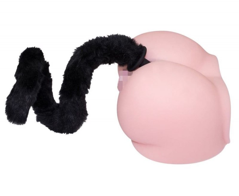 Девушка с анальной пробкой хвостик