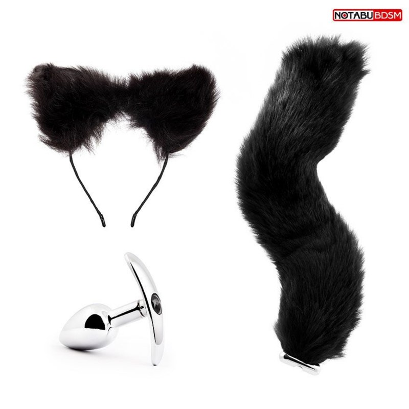 Девушка с анальной пробкой хвостик