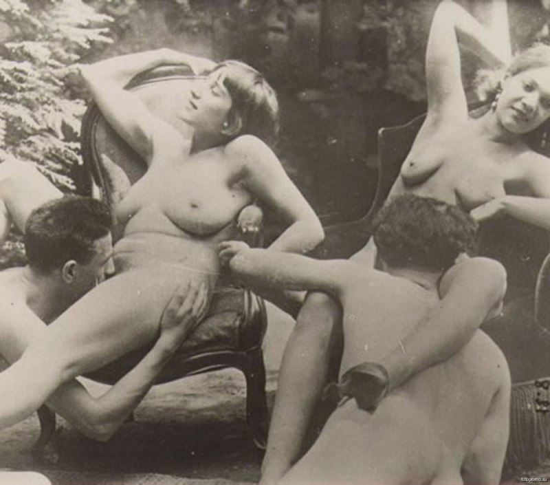 Старые порнографические снимки