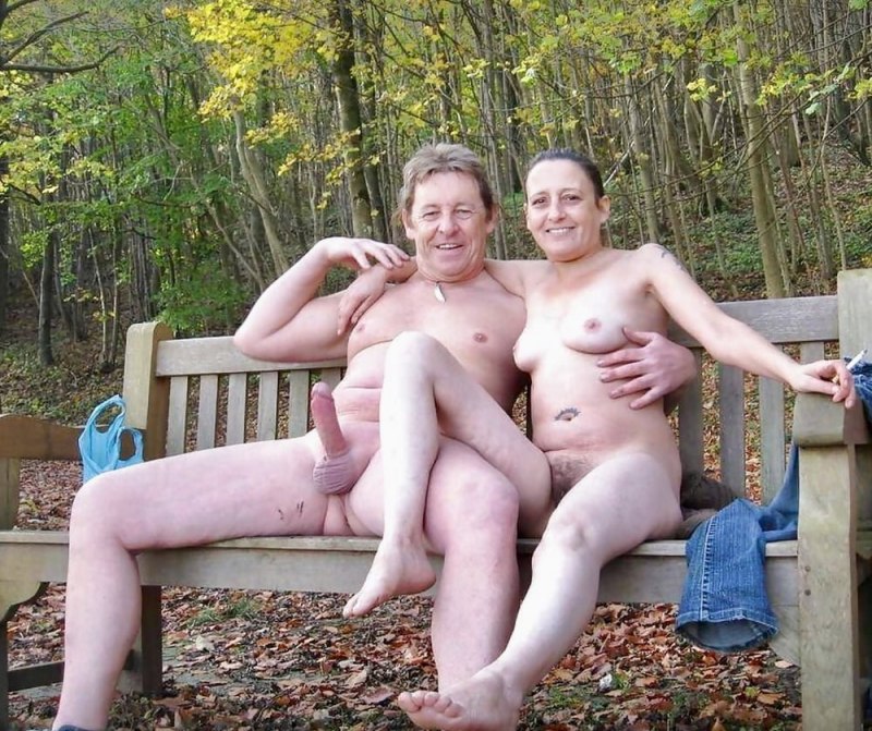 Голые семейные пары на даче