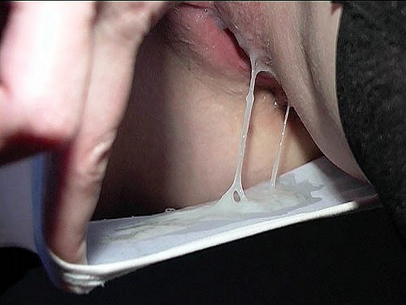 Женская конча на трусах