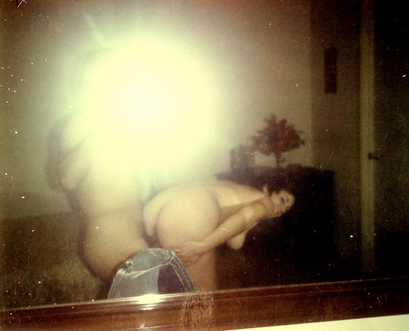 Голая на пленочный фотоаппарат