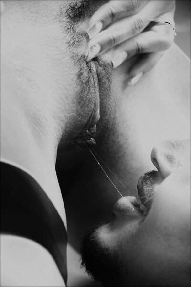 Две девушки и парень куни