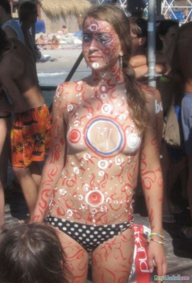 Бодиарт на пляже разрисованные