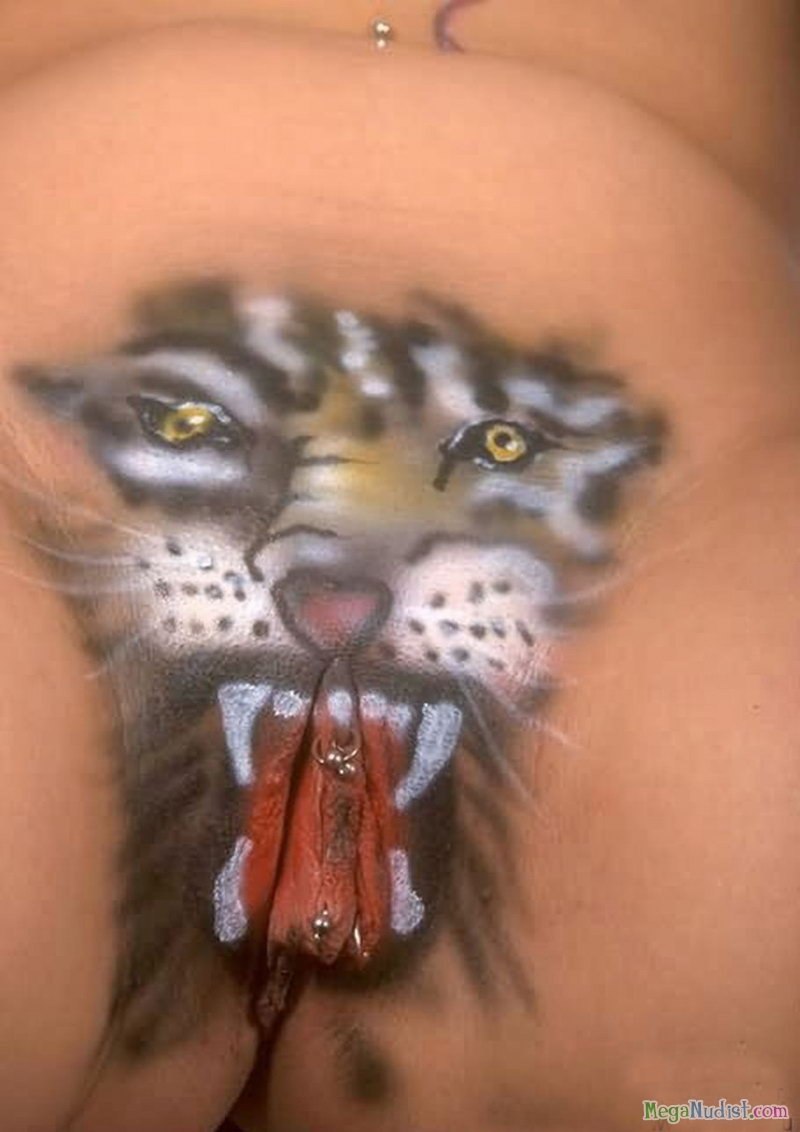Прикольные интимные тату