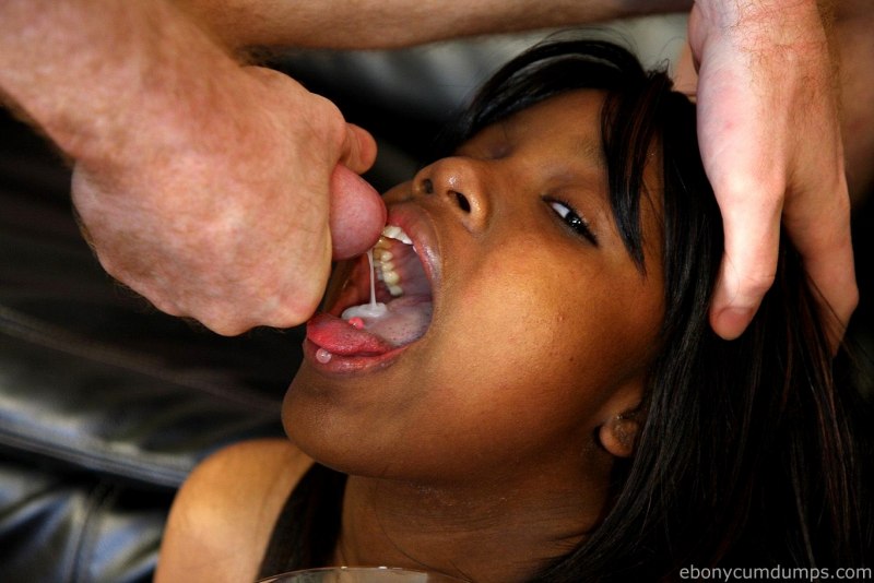 Красивый рот негритянки