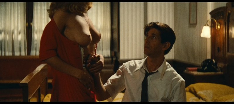 Грета Скакки обнаженка