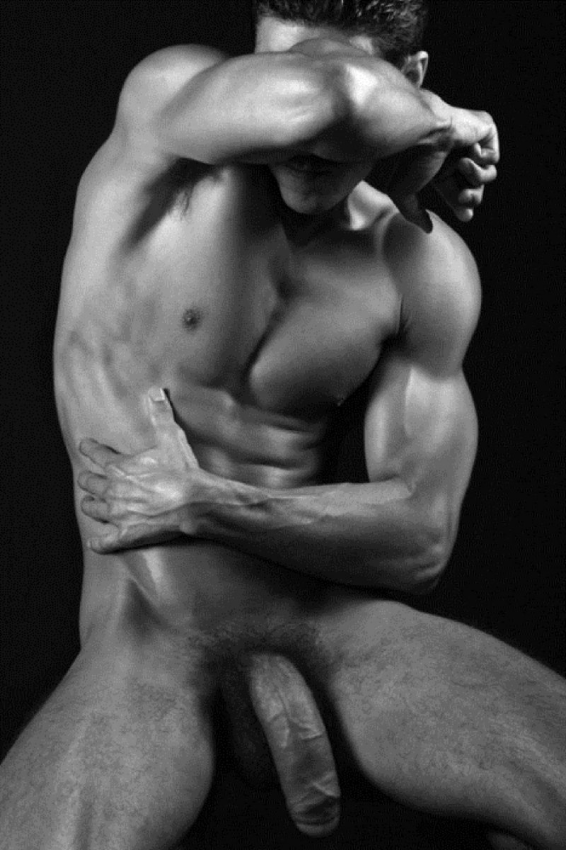 Красивый парень с большим хуем