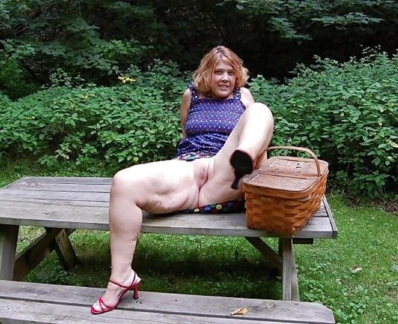 Голые толстушки в публичных местах